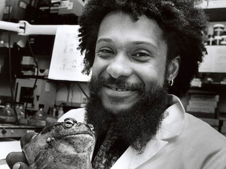 Tyrone Hayes with frog