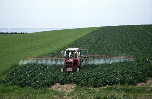 pesticide_spray