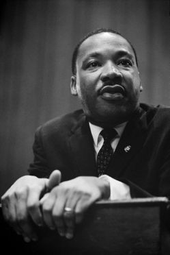 403px-Martin_Luther_King_press_conference_01269u_edit