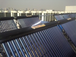Solar water heating on Wuxi General Hospital