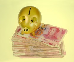 gold-piggy-bank-chinese-money