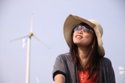 windmill-woman-hat