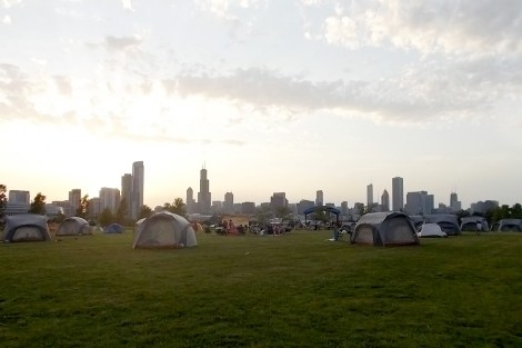 Waiting for the supermoon on Chicago's Northerly Island