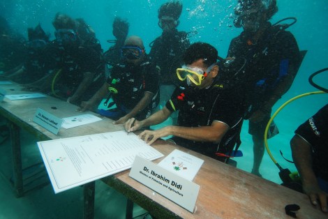 underwater maldives cabinet