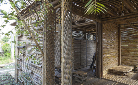 bamboo-house-entry