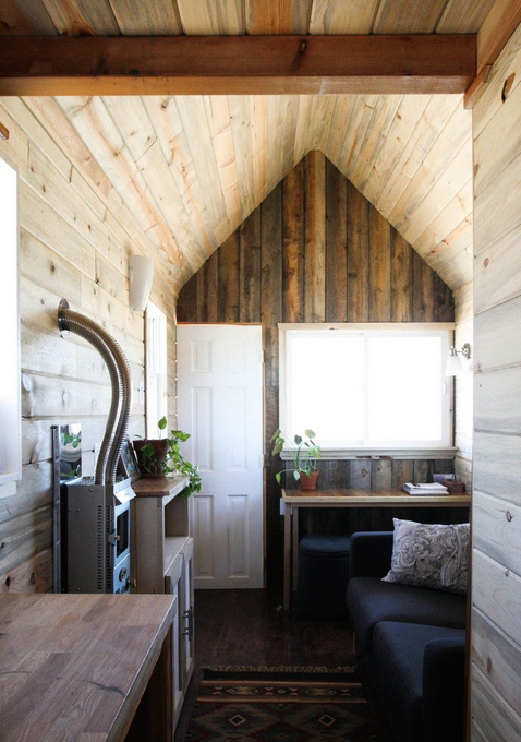 tiny-house-inside-front