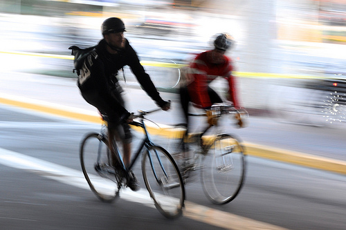 Gonzo urban bike racing cranks up camaraderie, community | Grist