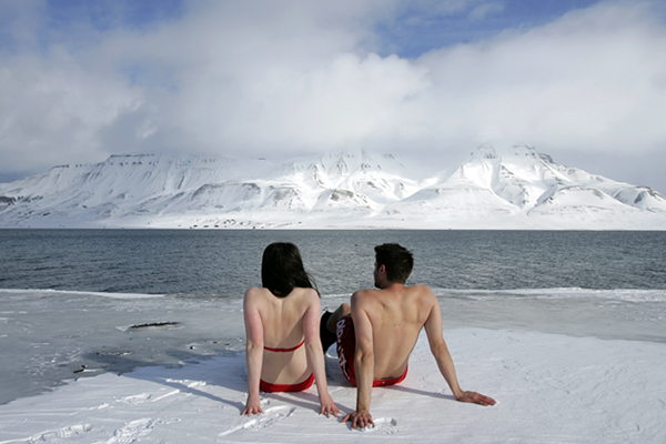 Climate activists Lesley Butler and Rob Bell (R) 