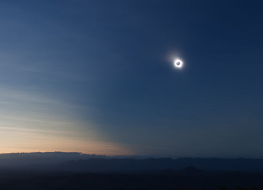 Stunning time-lapse video of a total solar eclipse | Grist