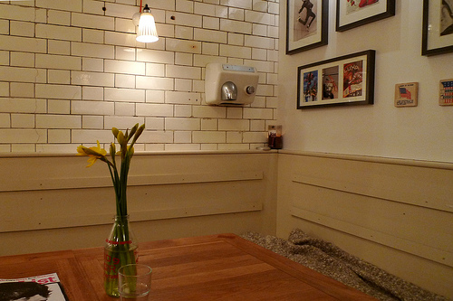 Two guys in London opened a coffee shop in a men’s bathroom | Grist