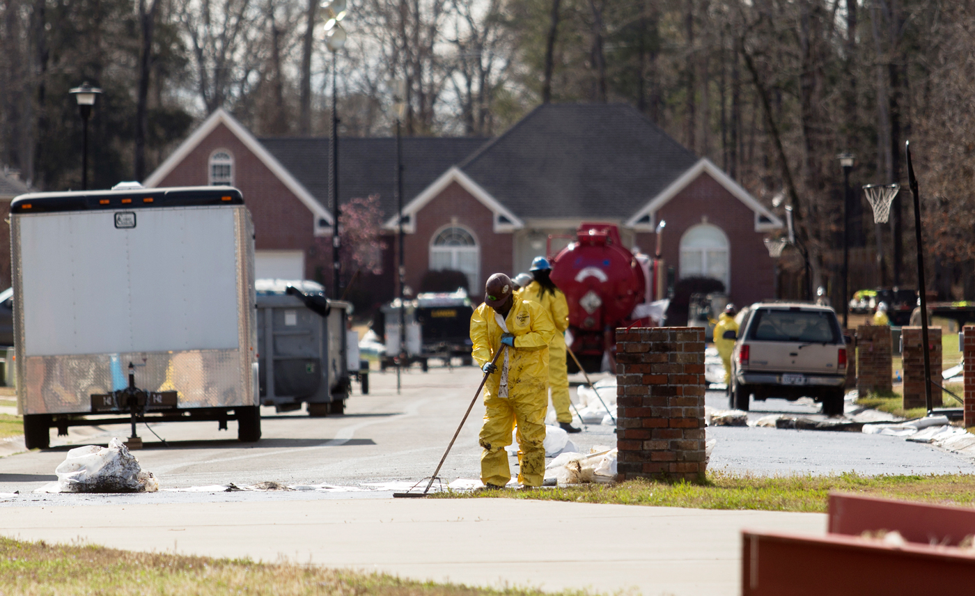 Arkansas town in lockdown after oil spill nightmare Grist
