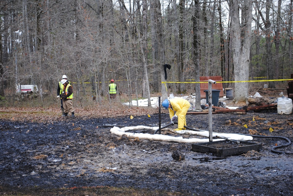 Cleaning up after Exxon's Arkansas oil spill