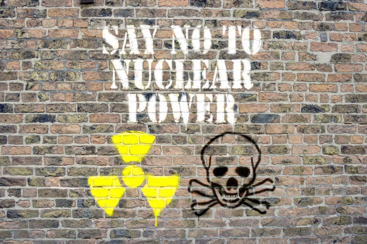 "say no to nuclear power" spraypainted on wall