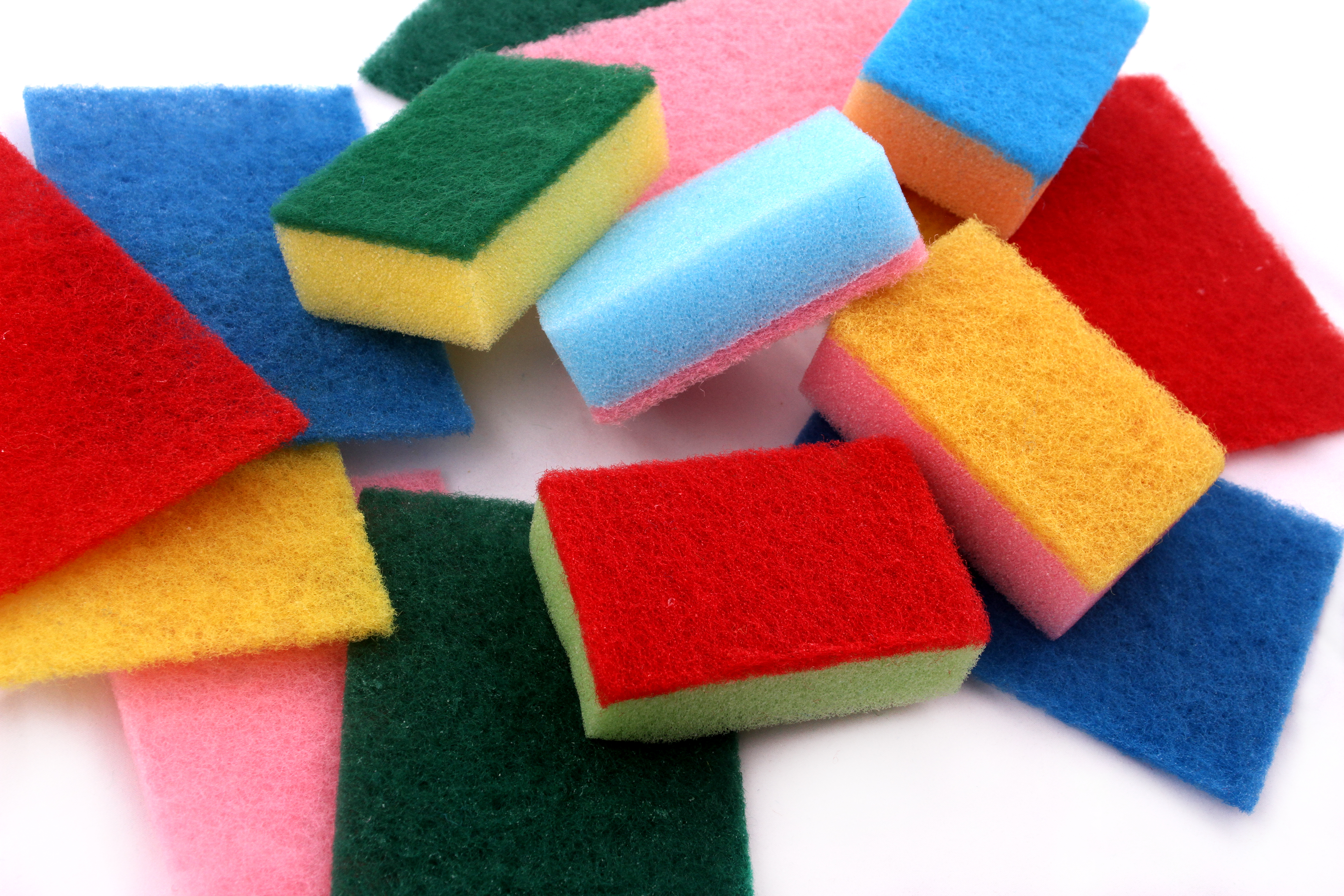 red kitchen sponges