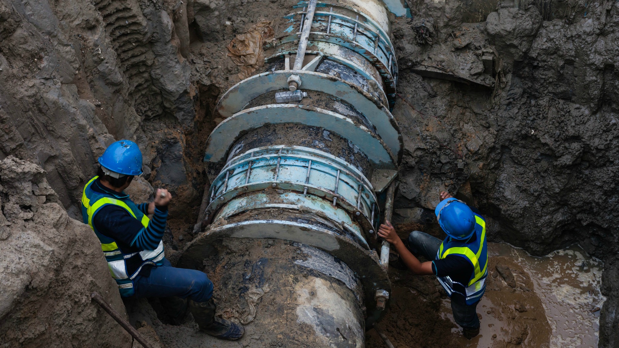 Fixing old water and gas pipelines would create far more jobs than ...