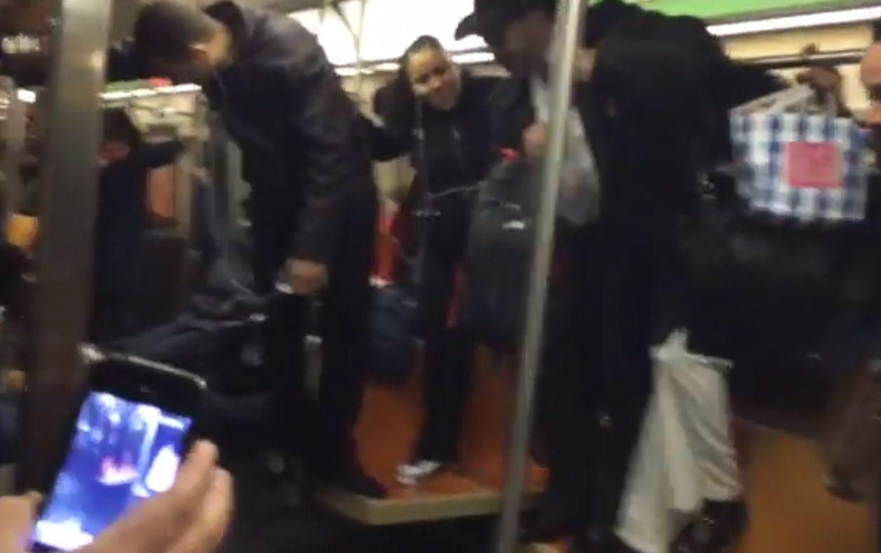 Watch commuters live your public transit nightmare as they avoid a rat ...