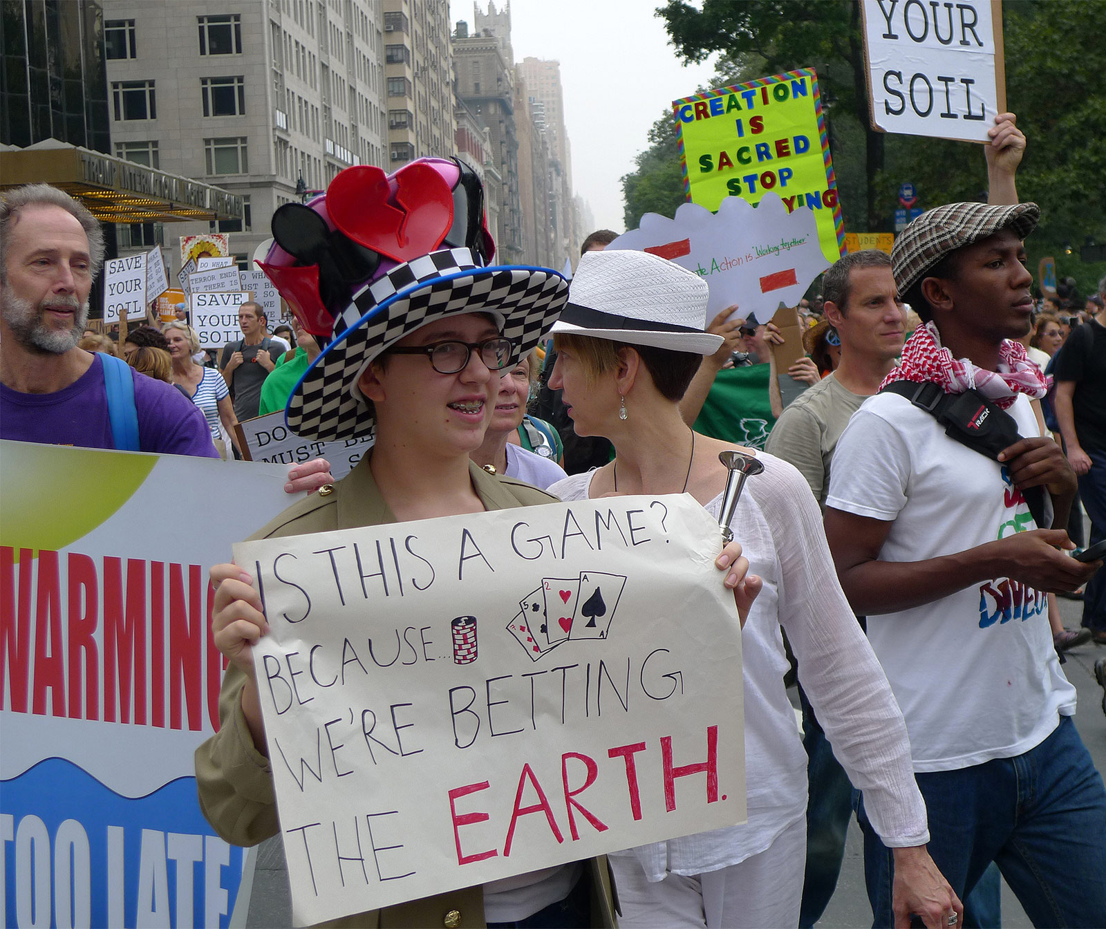 Check out these great photos of the NYC climate march Grist