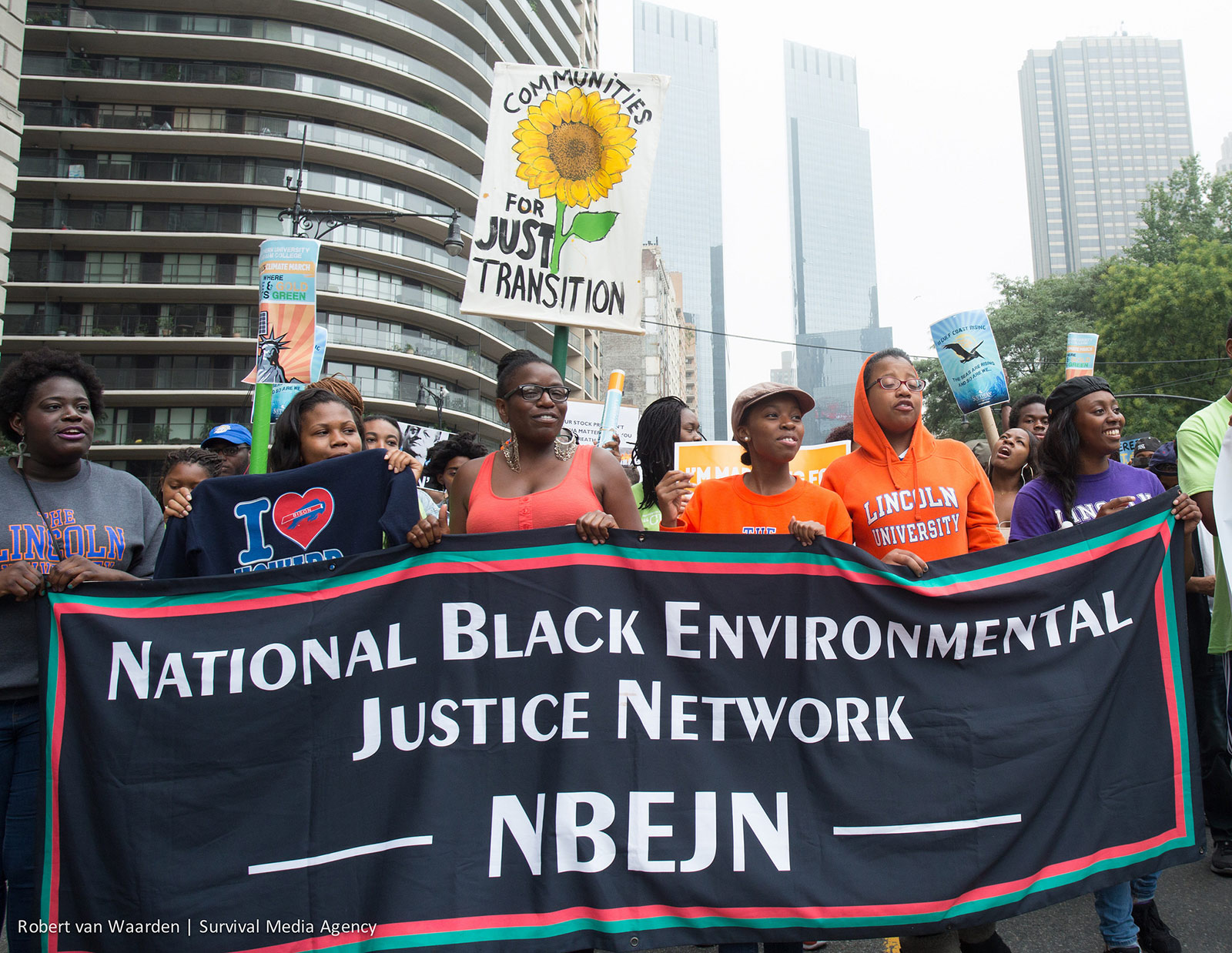 Check out these great photos of the NYC climate march Grist