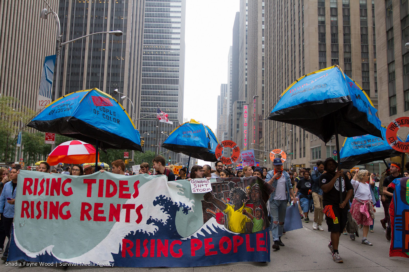 Check out these great photos of the NYC climate march Grist