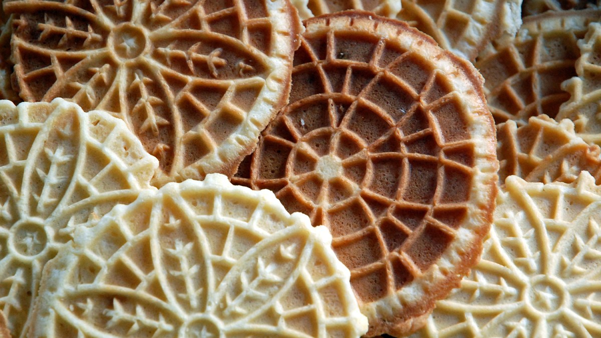 https://grist.org/wp-content/uploads/2014/12/pizzelles.jpg?w=1200