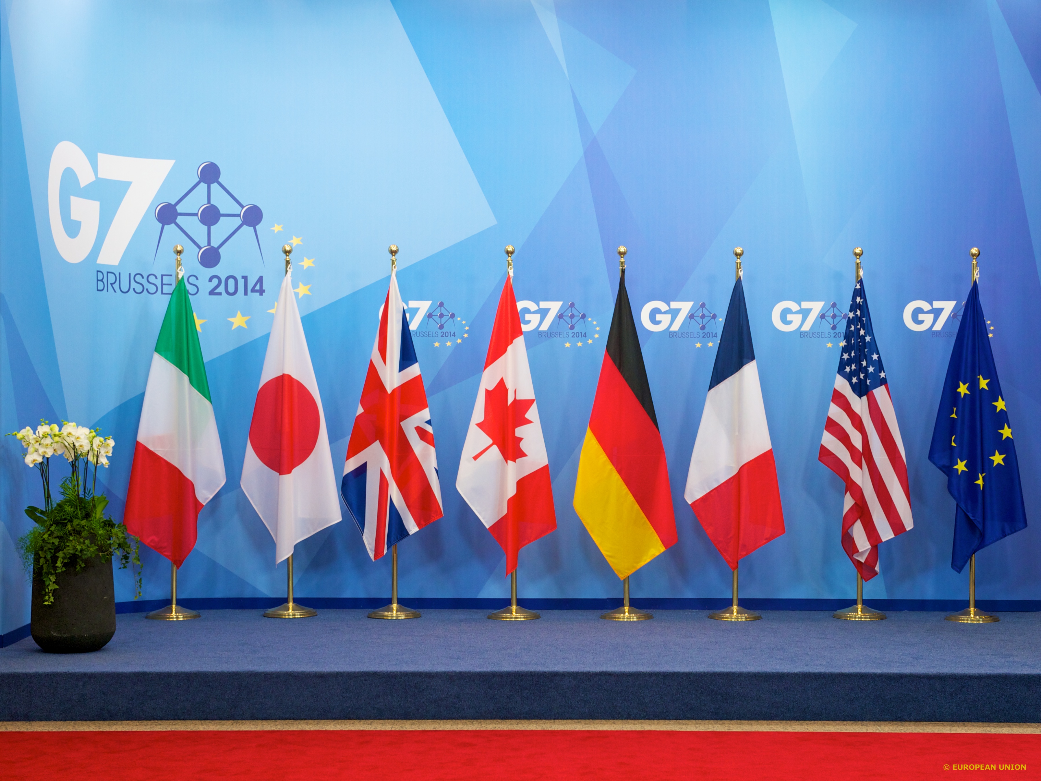 G7 flags