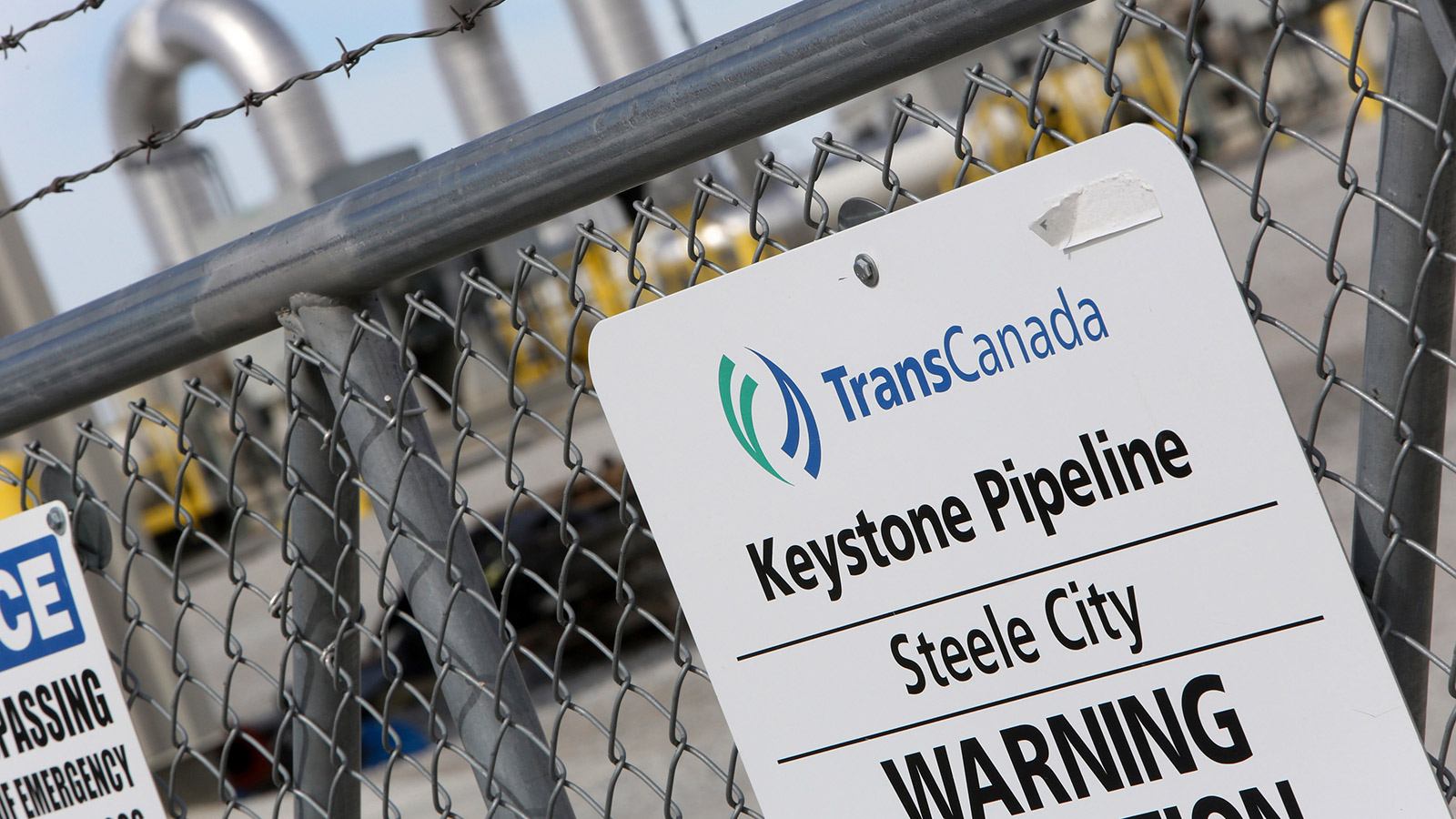 A Keystone pipeline sign