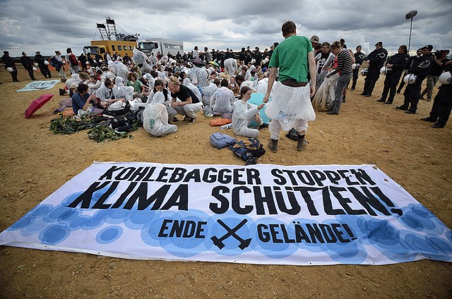 Check out these amazing photos of activists shutting down a coal mine ...