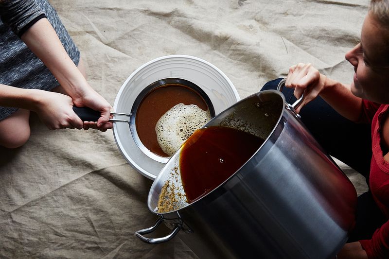 Ready to make homebrewed beer your next big project? Here's a helpful