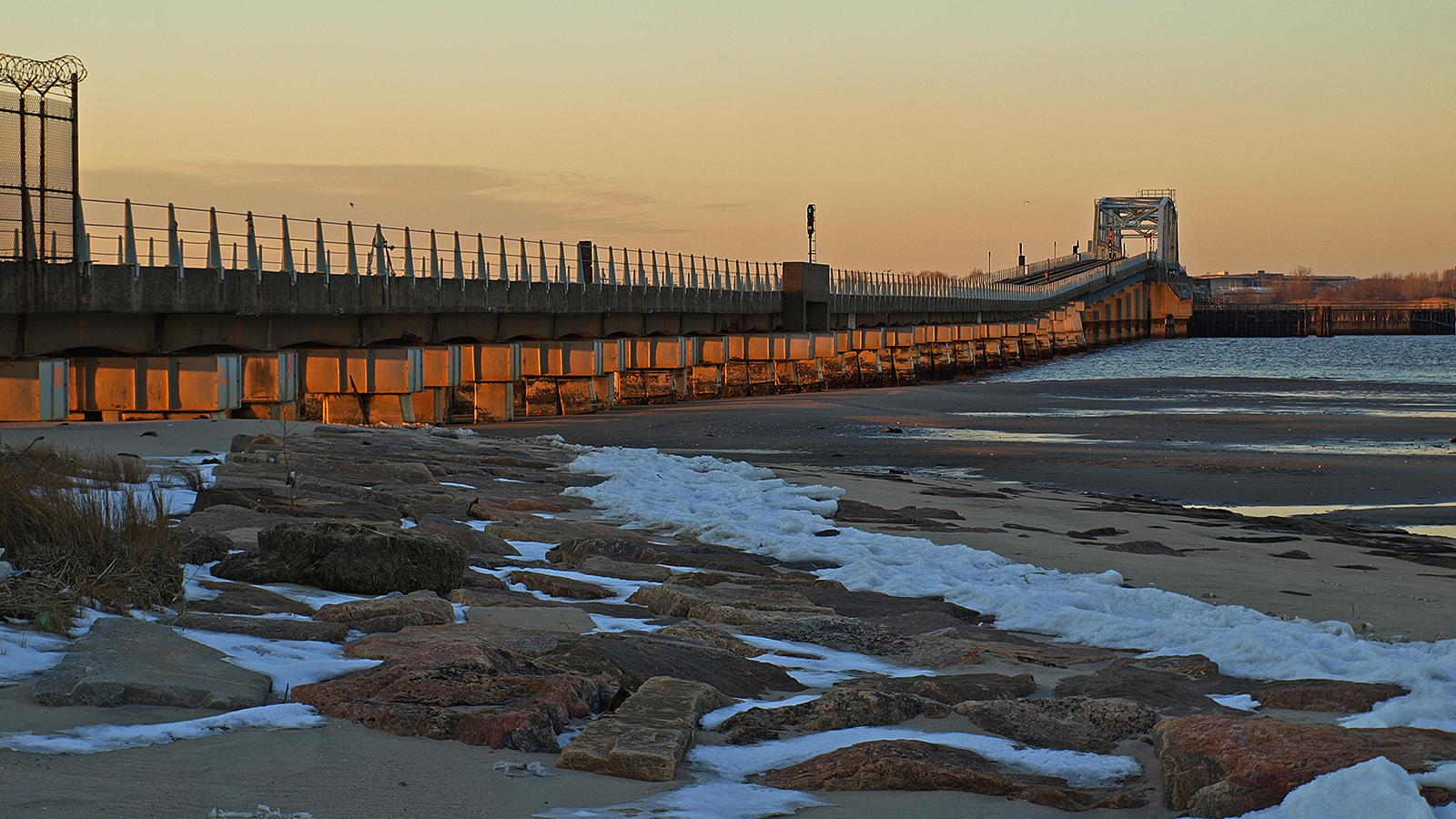 Our Era S Iconic National Park Is Hidden In New York City Grist   Jamaicabaysunset 