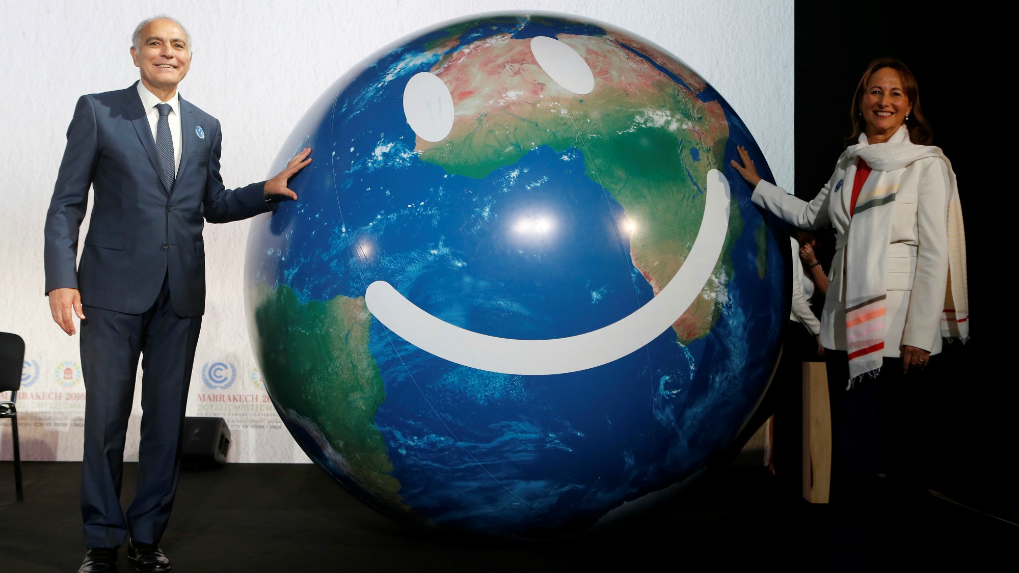 COP22 smiley globe