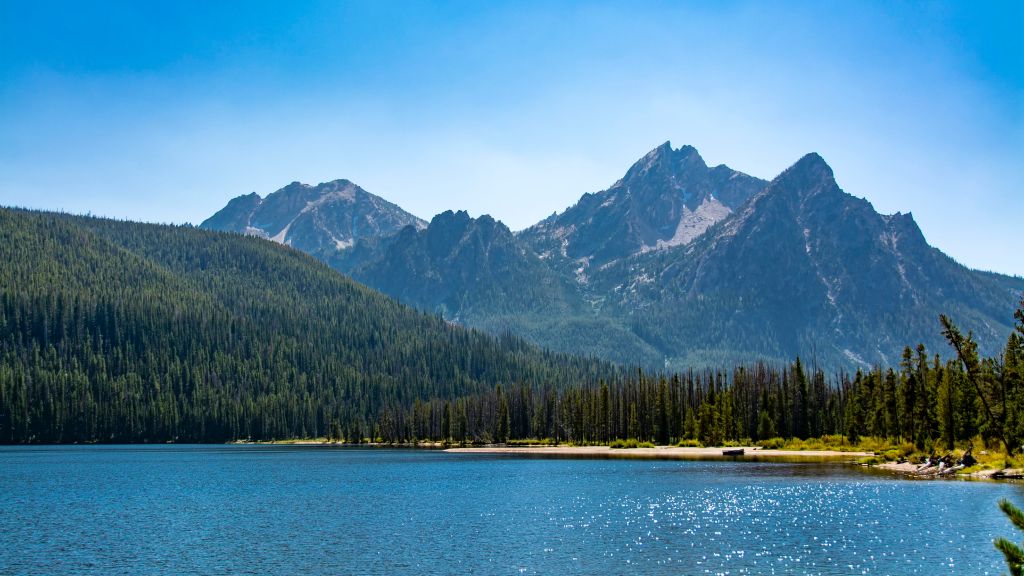 Scenic view of Stanley Lake and Sawtooth Mountains at Stanley, Idaho.