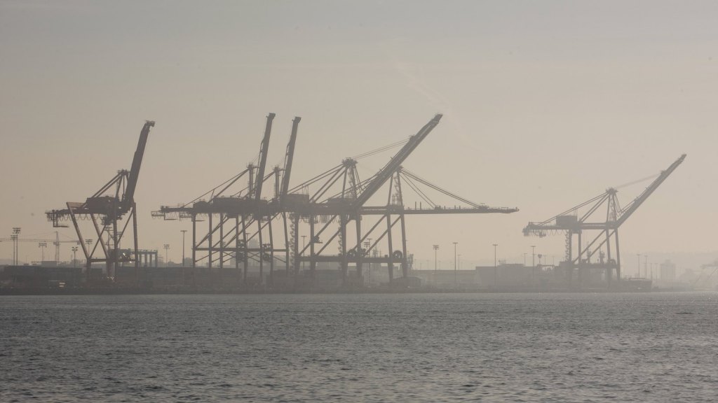 Smoky seattle waterfront