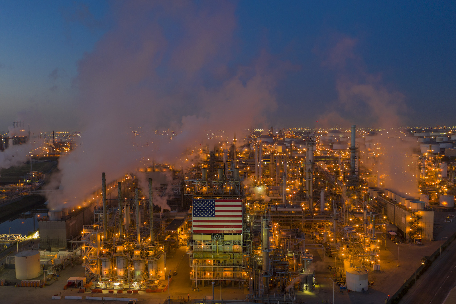An aerial photo of the Marathon Refinery in Los Angeles