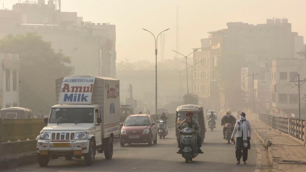 A smoggy sky in Amritsar, India.