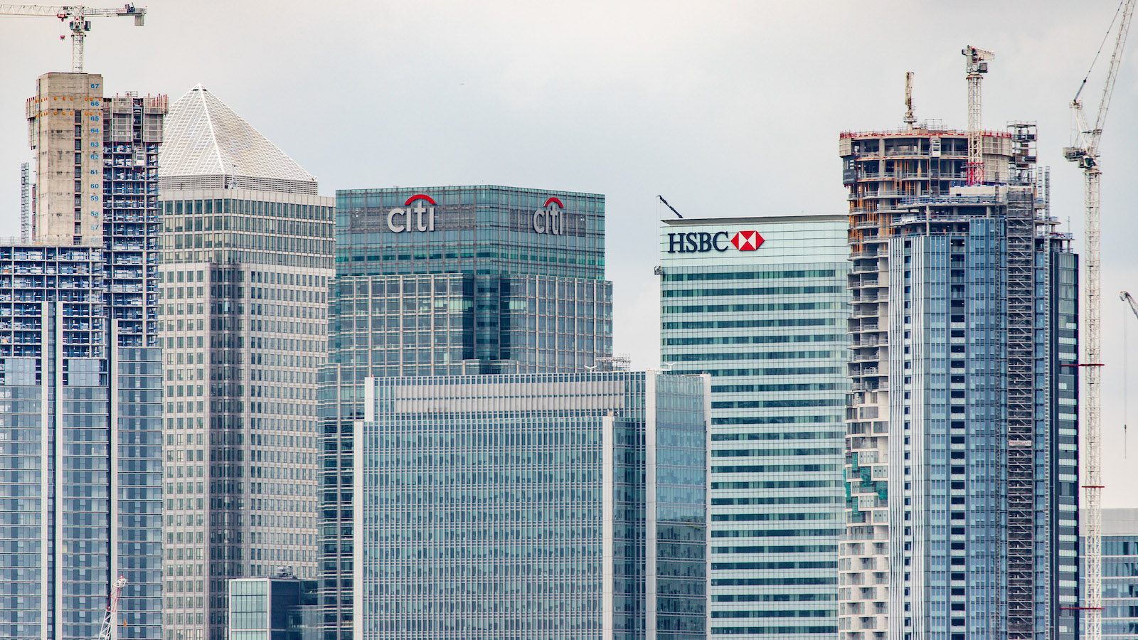 London skyline featuring Citi Bank building and HSBC building