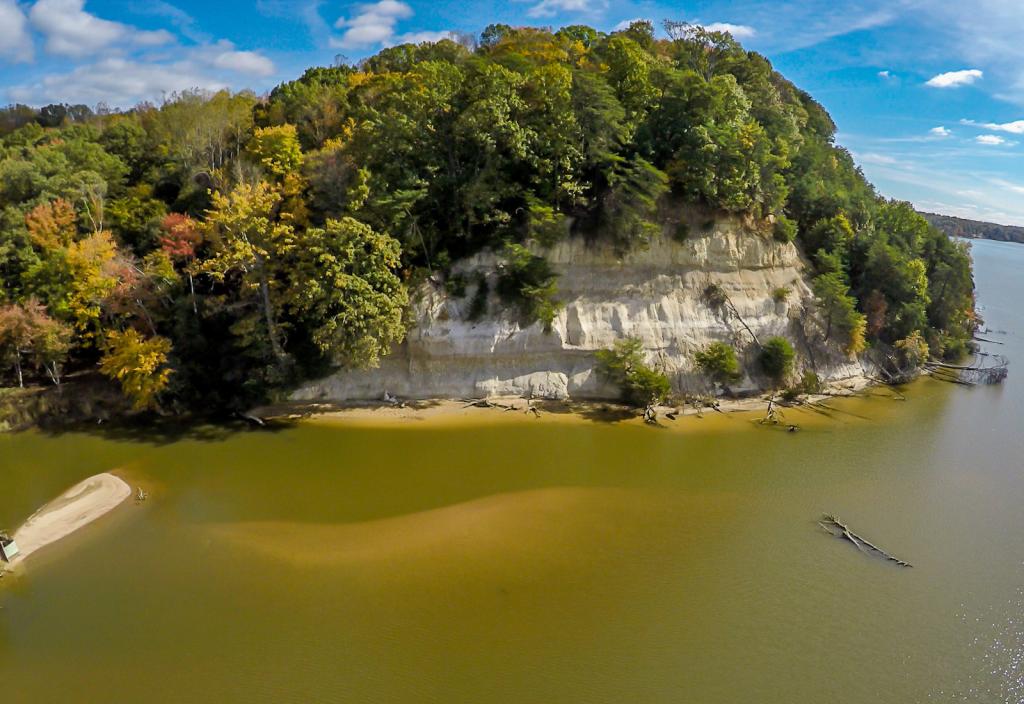 Fones Cliffs with the Rappahannock River below