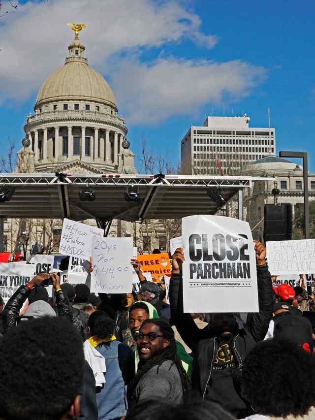 Prison air conditioning is coming too slowly for those who need it most