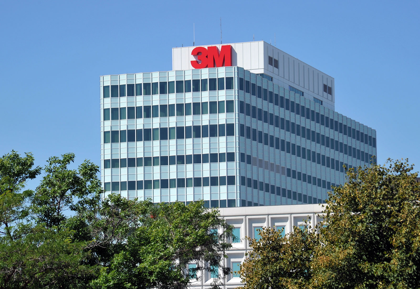 3M building with trees in foreground