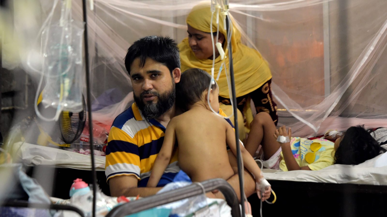 A child infected with dengue at a hospital in Dhaka, Bangladesh, on August 14, 2023.