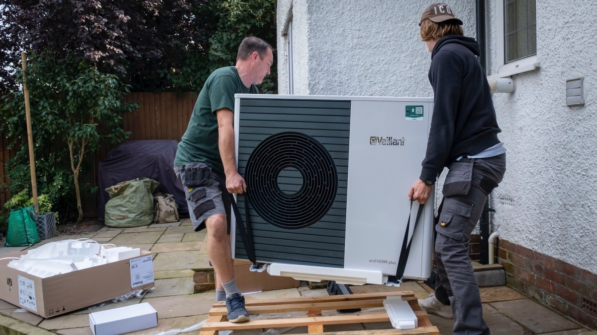 Airbnb will help some hosts pay for new heat pumps