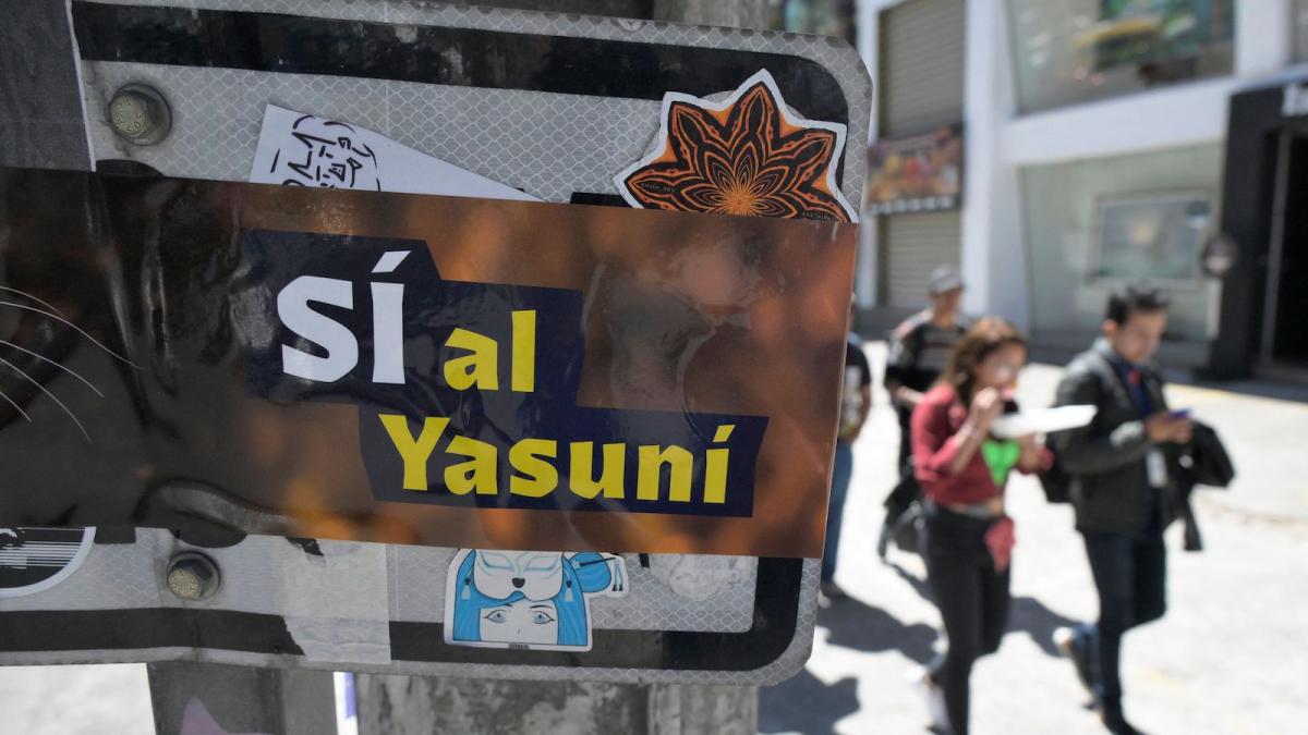 An advertisement reads "Sí al Yasuní"