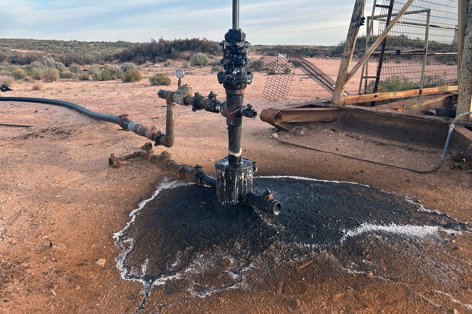 grist.org - Mark Olalde, ProPublica - 'A fraudulent scheme': New Mexico sues Texas oil companies for walking away from leaking wells