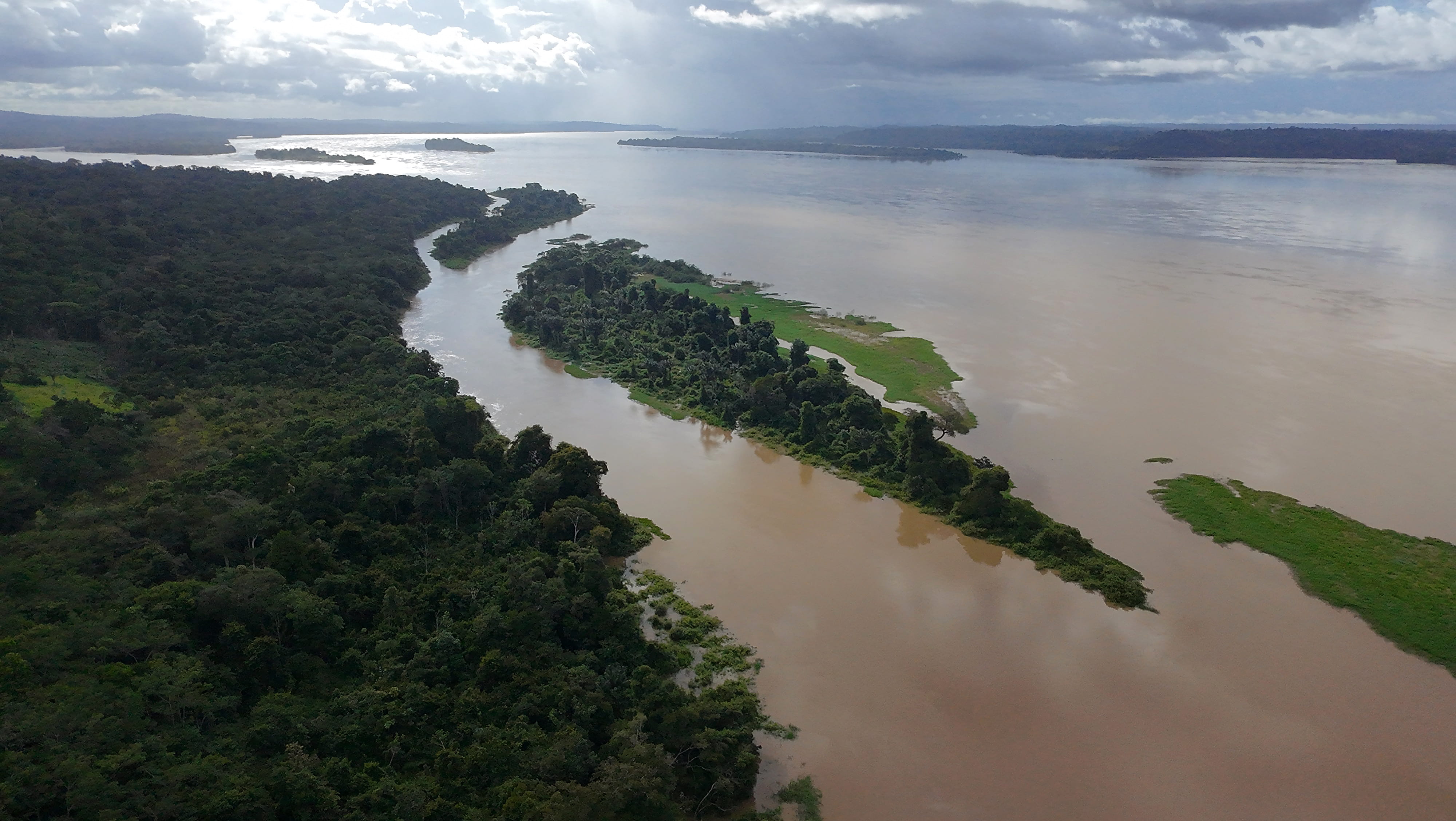 An aerial view of a wide river