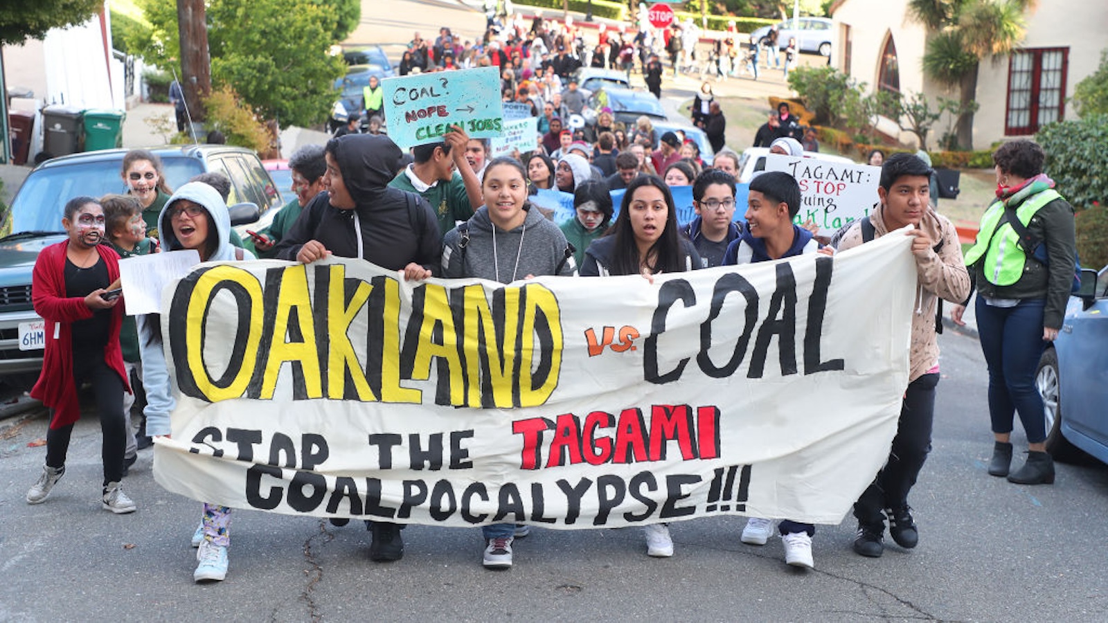 grist.org - Naveena Sadasivam - Even $75M from Trump may not save Oakland's embattled coal terminal