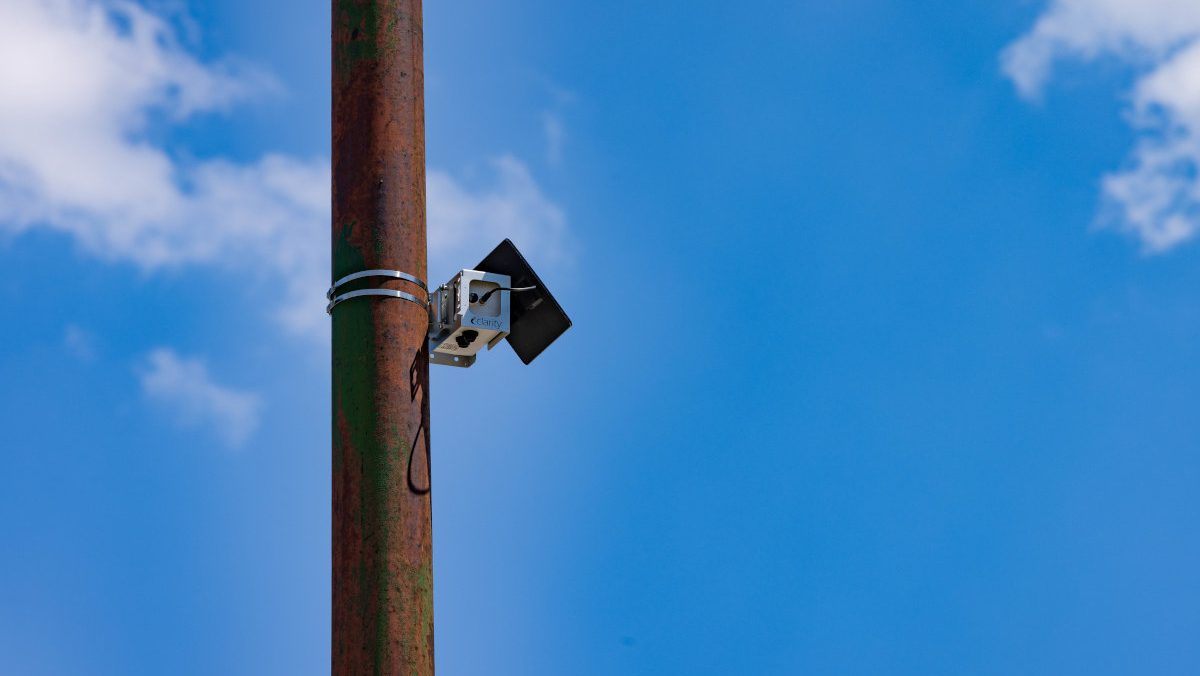 An air monitor attached to a light pole