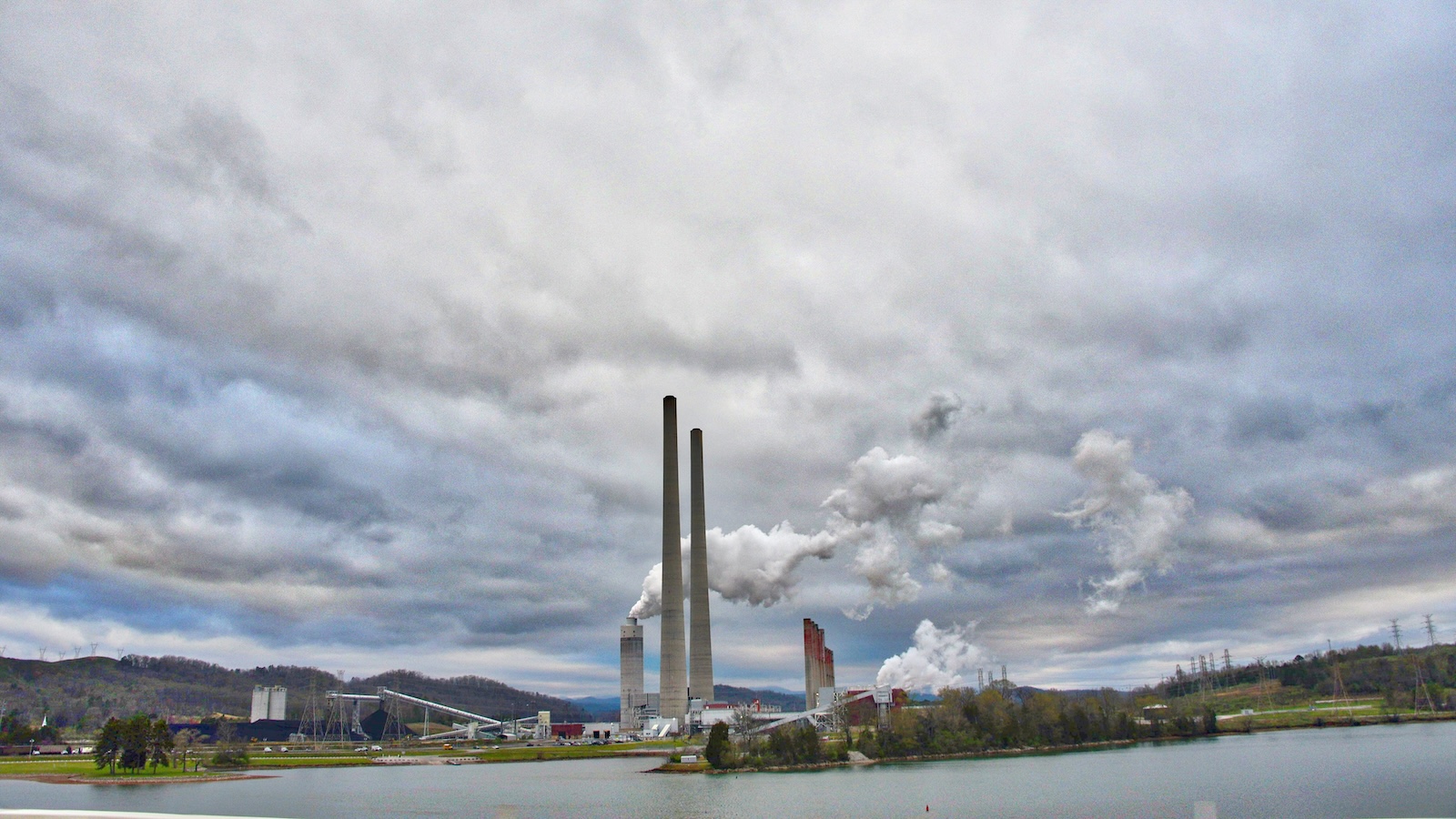 grist.org - Katie Myers - The nation's biggest public utility just doubled down on coal, gas, and nuclear