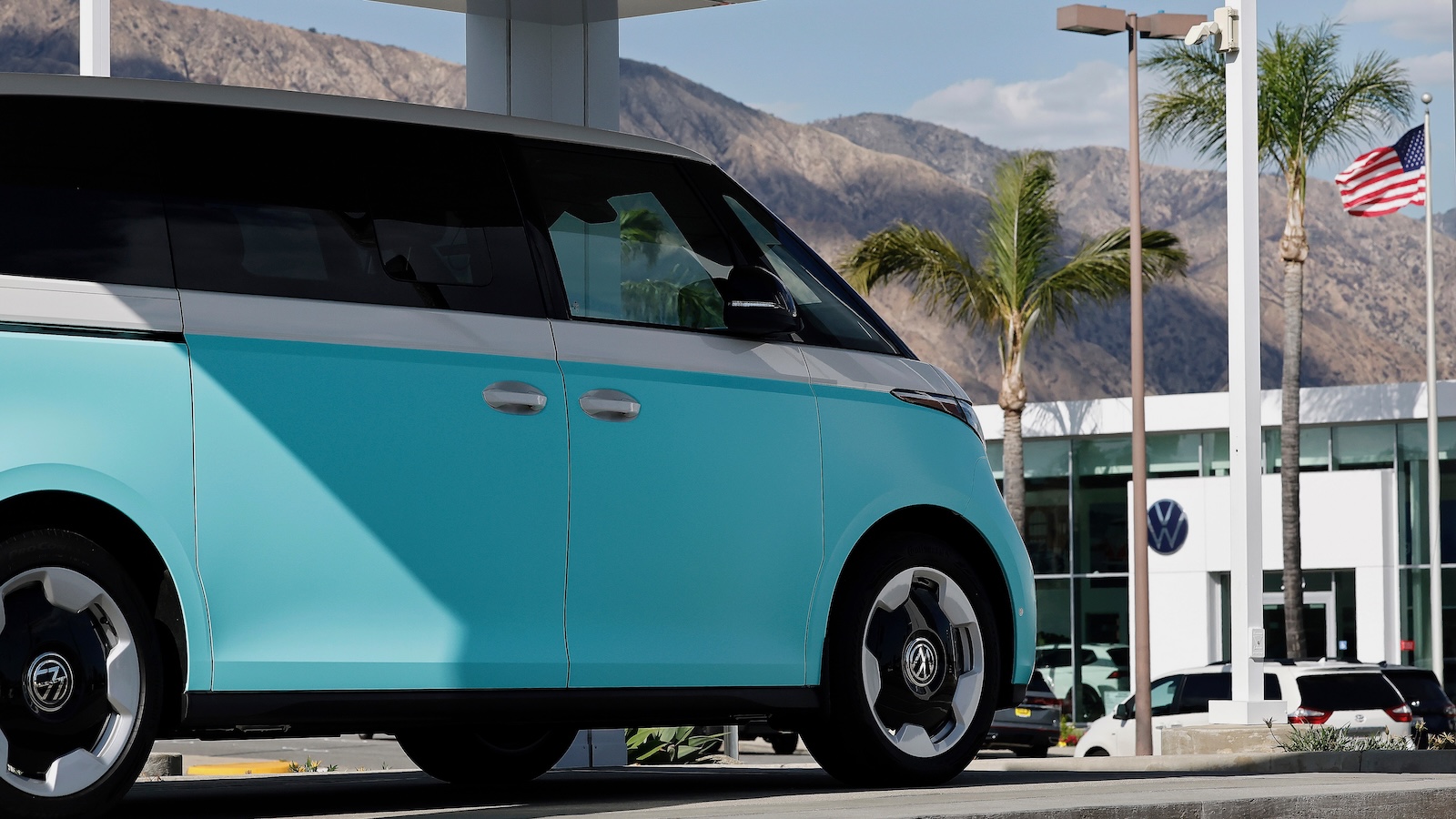 grist.org - Tik Root - Your gas car works fine. Consider an EV anyway, scientists say.