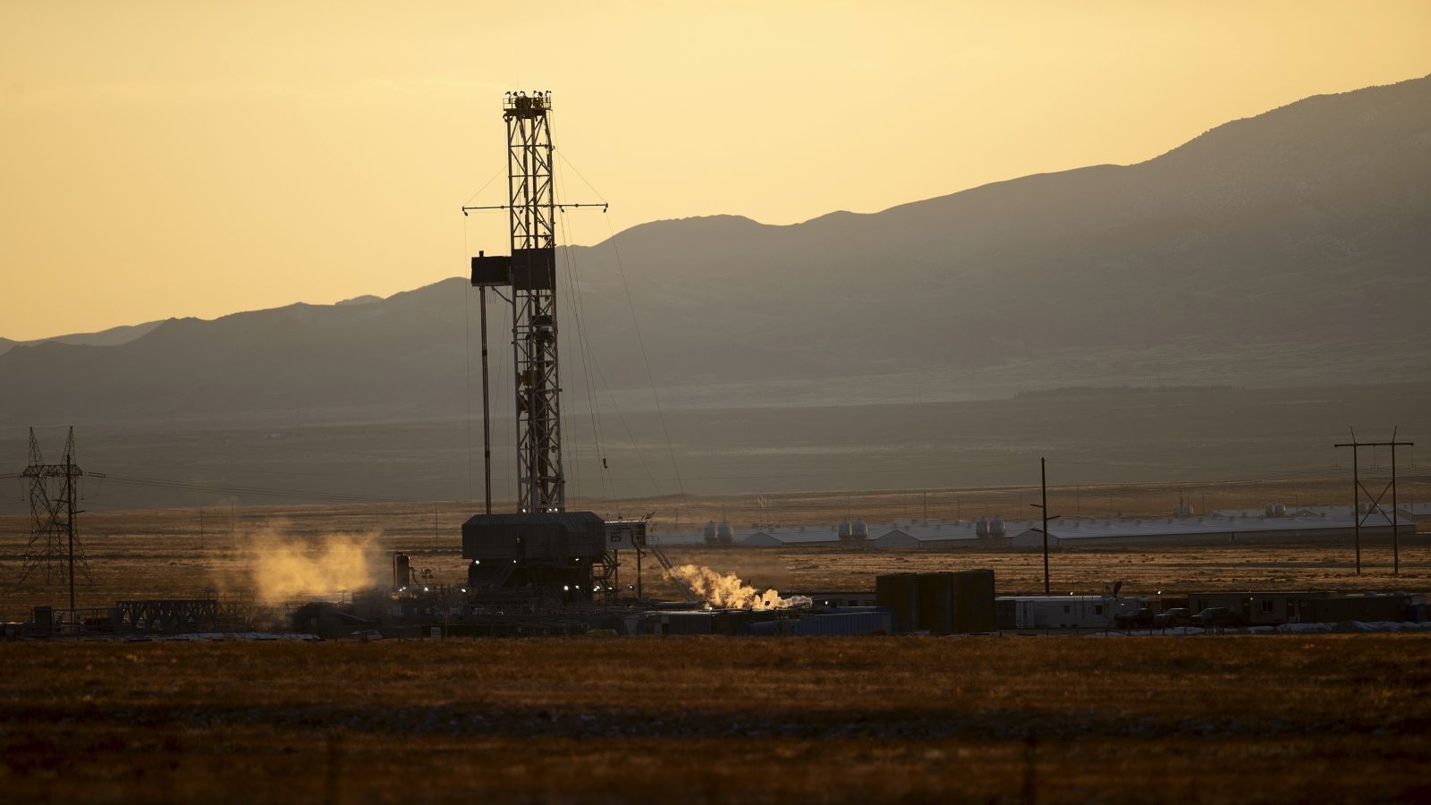 A clean energy source is buried under the desert, but it takes water to use it